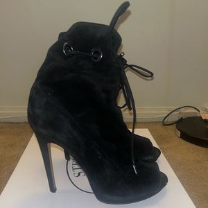Steve Madden cavalier suede peep toe booties 8.5